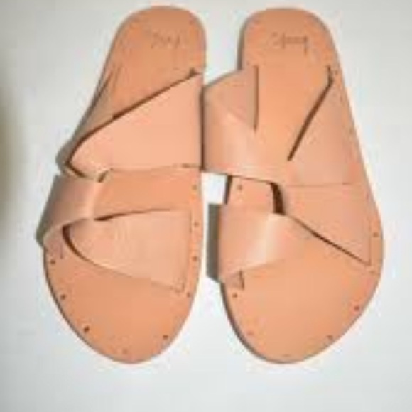 Beek Pigeon Criss Cross sandals - Picture 3 of 6